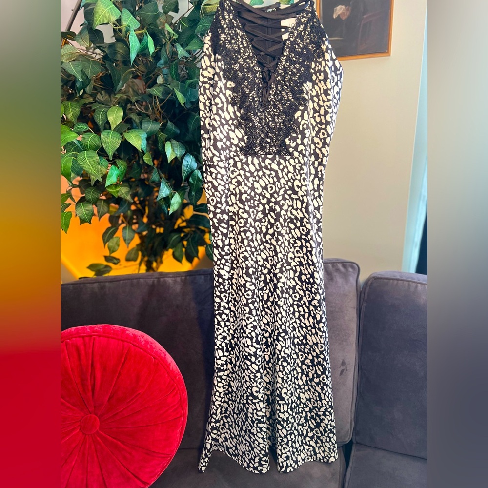 Animal print lace J.O.A dress
Size: XS